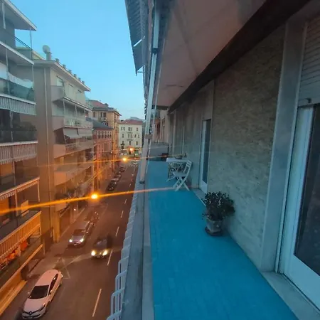 At The Beach Blu Bijou Centro E Spiagge. Apartment *